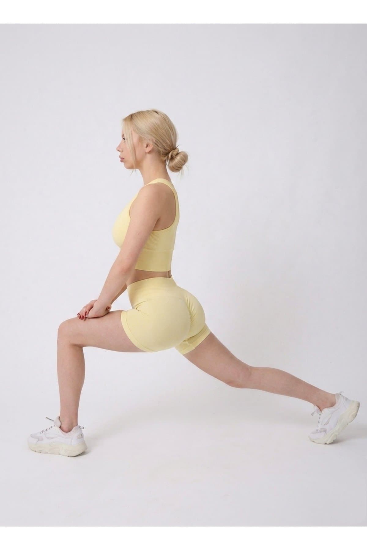 Kalça Büzgülü Fitness Şortu